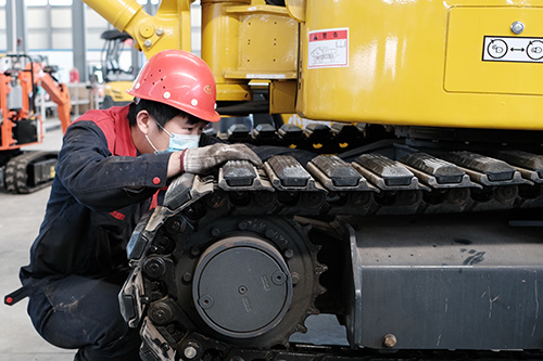 小土方工程對小型挖掘機(jī)的需求量越來越多你知道為什么嗎？